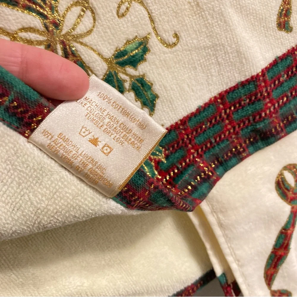 LENOX Holiday Nouveau Fingertip and Hand Towel NEW Set of 2